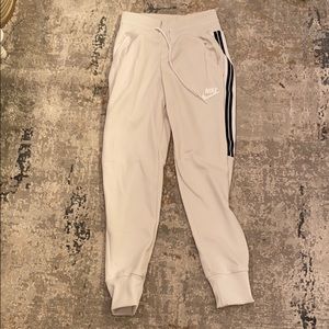 Nike joggers high waisted